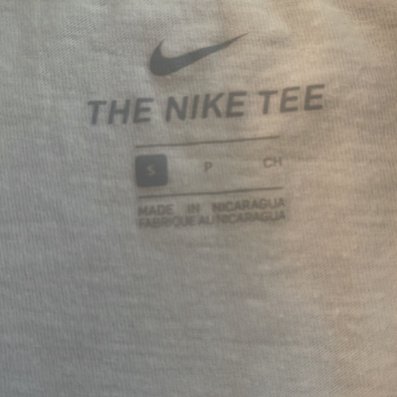 Nike tee - Picture 2 of 2